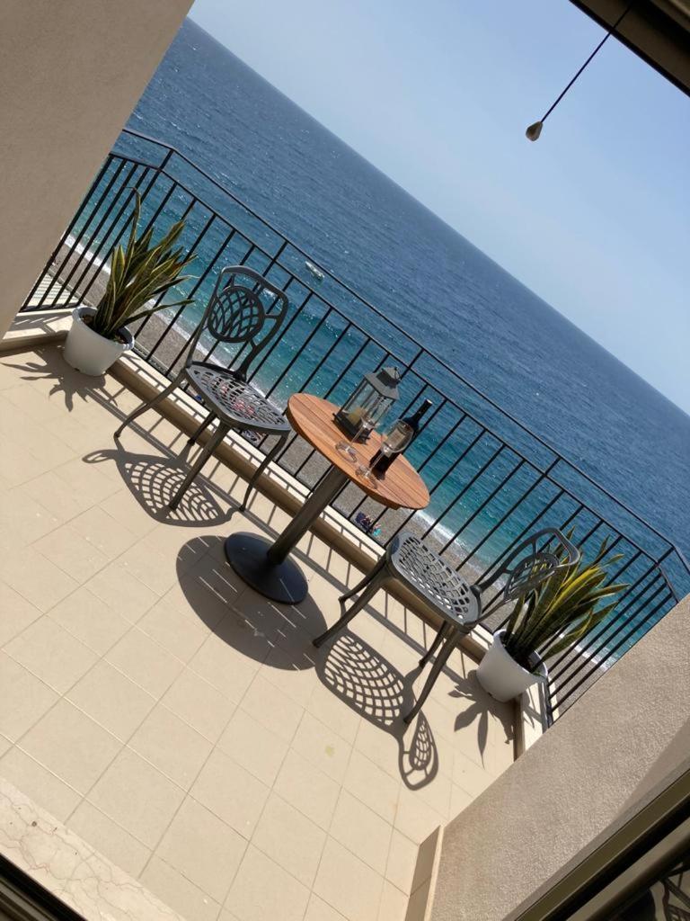 Apartamento Soffio Dal Mare Letojanni Exterior foto
